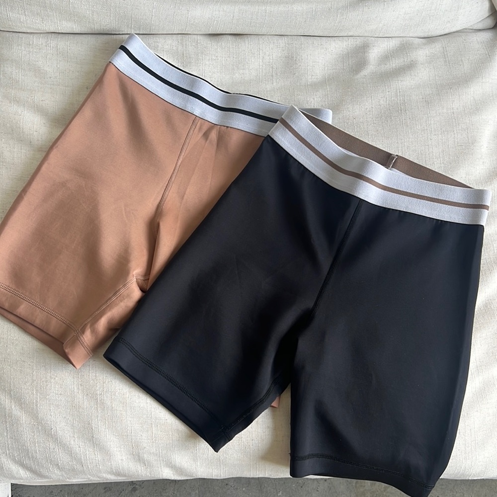 Tan lines biker shorts M brand new